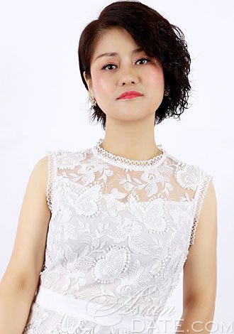 Gorgeous profiles pictures: Caihong from Changsha, China member seeking Online man
