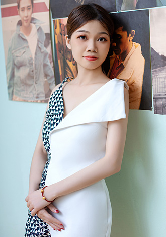 Hundreds of gorgeous pictures: Asian  dating partner Chun chun