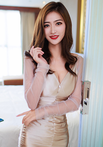 Gorgeous member profiles: caring Thai member Xiaona